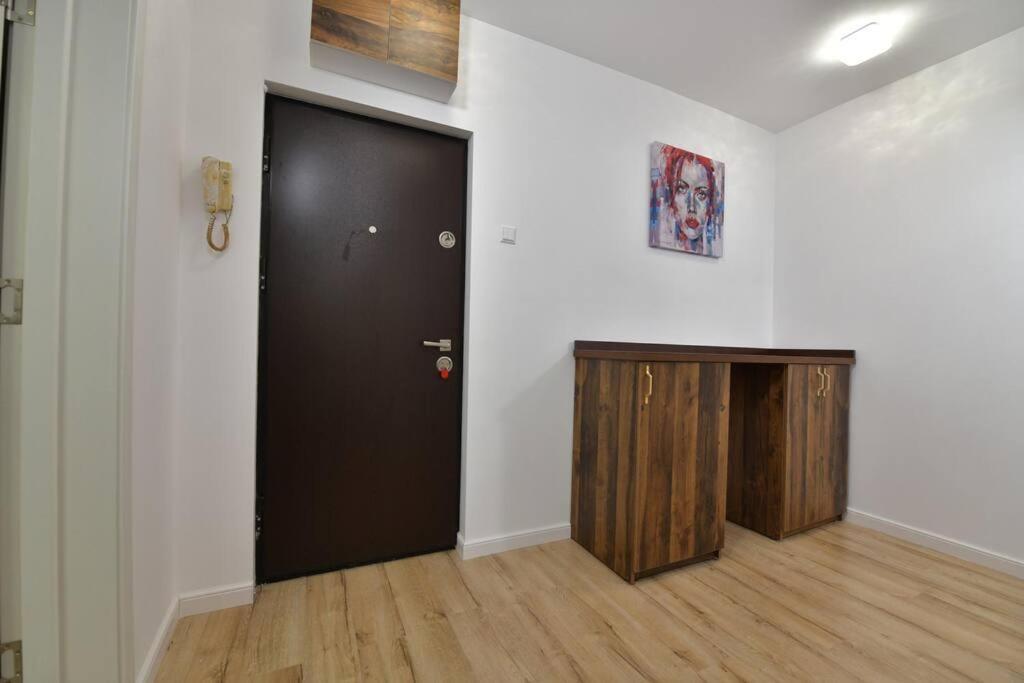 Appartamento Luxury Studio / Ghencea Bucarest Esterno foto
